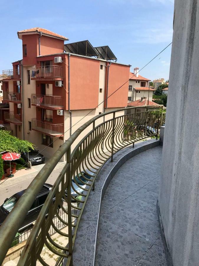 Helga Apartment Obzor Bagian luar foto