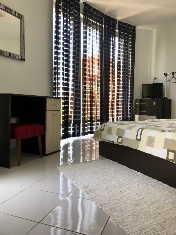 Helga Apartment Obzor Bagian luar foto